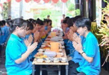 Hình ảnh ăn cơm & chấp tác ngày đầu tại Khóa tu mùa hè 2024 lần 1